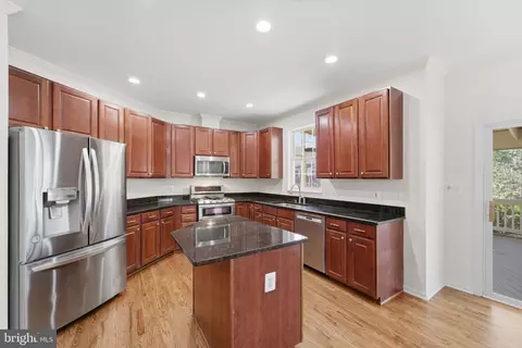 Kitchen - 20811 Fenwick Dr, Ashburn, VA 20147 photo 1 of 4