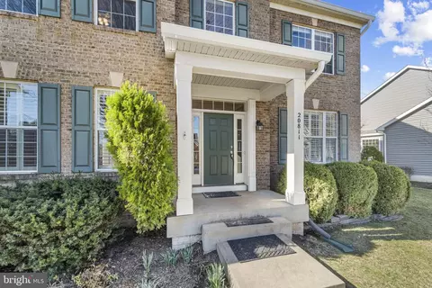 Exterior - 20811 Fenwick Dr, Ashburn, VA 20147 photo 4 of 12