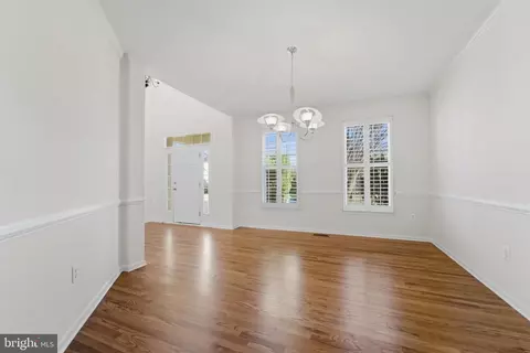 Entry Way - 20811 Fenwick Dr, Ashburn, VA 20147 photo 5 of 8