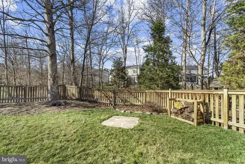 Exterior - 20811 Fenwick Dr, Ashburn, VA 20147 photo 10 of 12