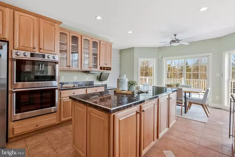 Kitchen - 19834 Smith Cir, Ashburn, VA 20147 photo 5 of 5