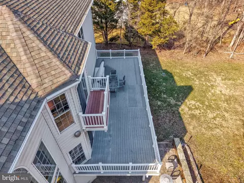 Exterior - 19834 Smith Cir, Ashburn, VA 20147 photo 21 of 24