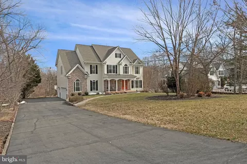 Exterior - 19834 Smith Cir, Ashburn, VA 20147 photo 4 of 24