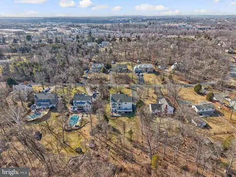 View/Area - 19834 Smith Cir, Ashburn, VA 20147 photo 11 of 16