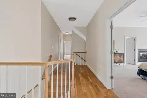Entry Way - 19834 Smith Cir, Ashburn, VA 20147 photo 7 of 10