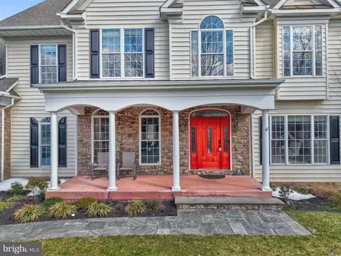 Exterior - 19834 Smith Cir, Ashburn, VA 20147 photo 18 of 24