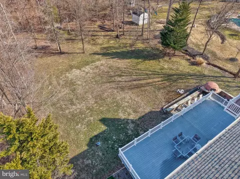 Exterior - 19834 Smith Cir, Ashburn, VA 20147 photo 22 of 24