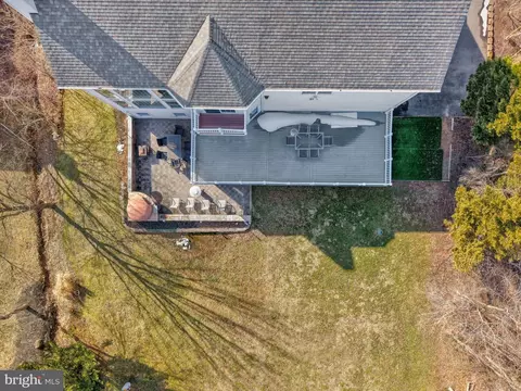 Exterior - 19834 Smith Cir, Ashburn, VA 20147 photo 19 of 24