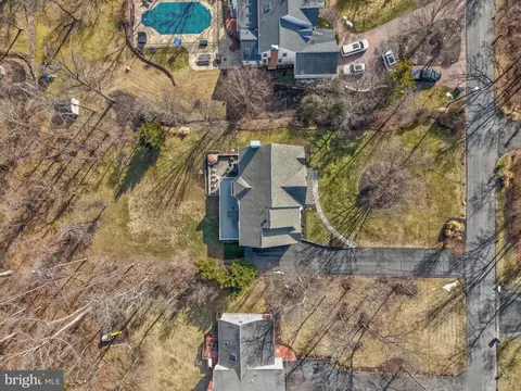 View/Area - 19834 Smith Cir, Ashburn, VA 20147 photo 10 of 16