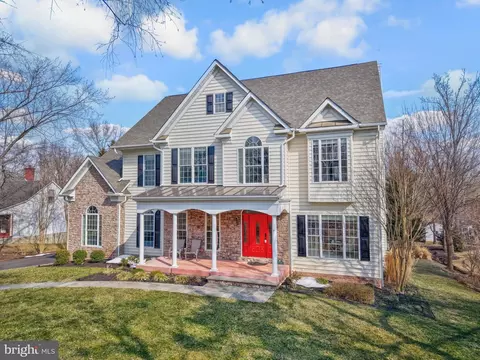 Exterior - 19834 Smith Cir, Ashburn, VA 20147 photo 16 of 24