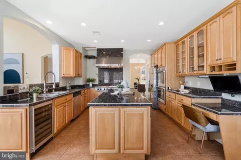 Kitchen - 19834 Smith Cir, Ashburn, VA 20147 photo 3 of 5