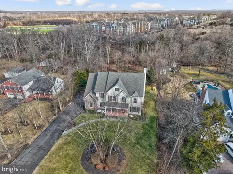 View/Area - 19834 Smith Cir, Ashburn, VA 20147 photo 3 of 16