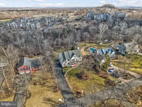 View/Area - 19834 Smith Cir, Ashburn, VA 20147 photo 5 of 16