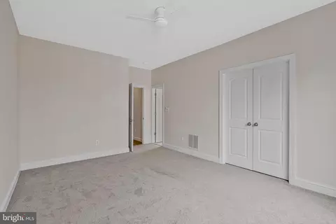 Bedroom - 19834 Smith Cir, Ashburn, VA 20147 photo 3 of 6