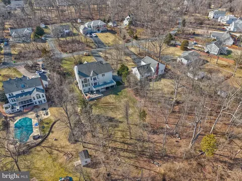 View/Area - 19834 Smith Cir, Ashburn, VA 20147 photo 13 of 16