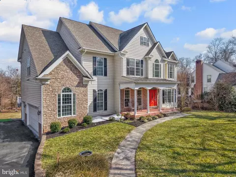 Exterior - 19834 Smith Cir, Ashburn, VA 20147 photo 2 of 24