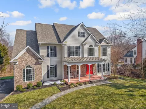Exterior - 19834 Smith Cir, Ashburn, VA 20147 photo 1 of 24