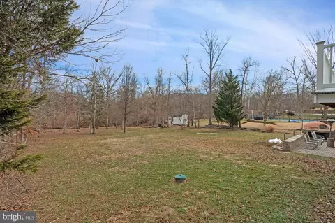 Exterior - 19834 Smith Cir, Ashburn, VA 20147 photo 10 of 24