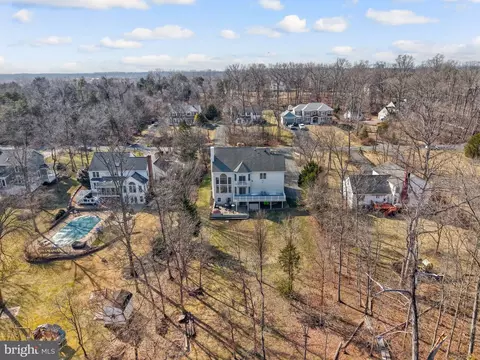 View/Area - 19834 Smith Cir, Ashburn, VA 20147 photo 15 of 16