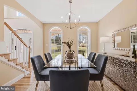 Dining - 19834 Smith Cir, Ashburn, VA 20147 photo 4 of 4