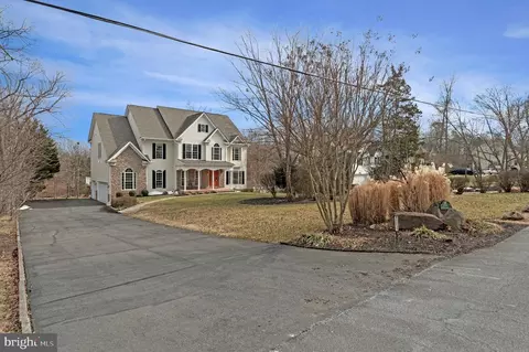 Exterior - 19834 Smith Cir, Ashburn, VA 20147 photo 3 of 24