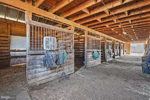 22244 Sam Fred Rd, Middleburg, VA 20117