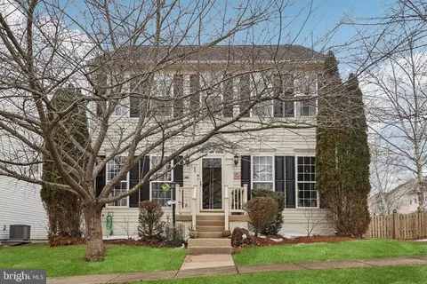 40 Stocks St, Lovettsville, VA 20180
