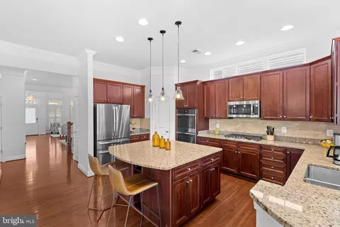 Kitchen - 23248 Hickox Dr, Brambleton, VA 20148 photo 4 of 7