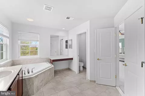 Bath - 23248 Hickox Dr, Brambleton, VA 20148 photo 3 of 6