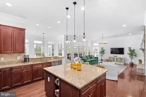Kitchen - 23248 Hickox Dr, Brambleton, VA 20148 photo 6 of 7