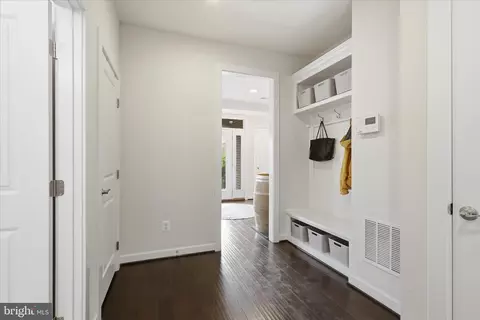 Entry Way - 43392 Whitehead Ter, Ashburn, VA 20148 photo 2 of 5