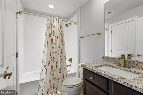 Bath - 43392 Whitehead Ter, Ashburn, VA 20148 photo 4 of 4