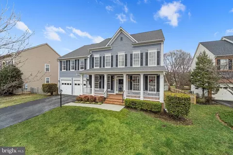 Exterior - 42951 Cloverleaf Ct, Broadlands, VA 20148 photo 2 of 12