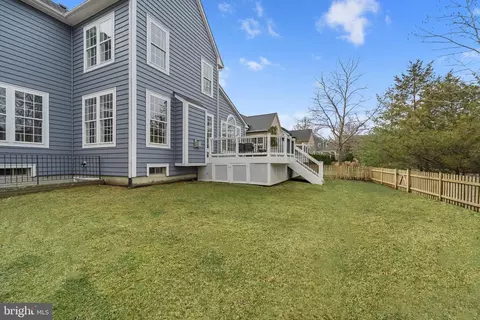 Exterior - 42951 Cloverleaf Ct, Broadlands, VA 20148 photo 10 of 12