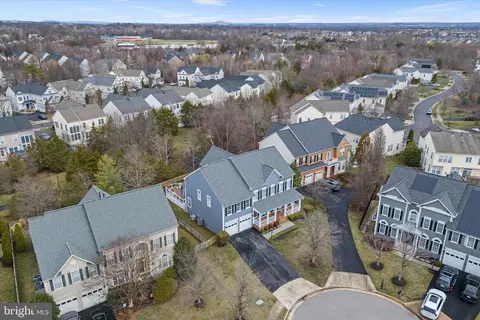 View/Area - 42951 Cloverleaf Ct, Broadlands, VA 20148 photo 1 of 3