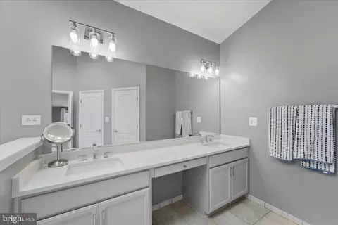 Bath - 42951 Cloverleaf Ct, Broadlands, VA 20148 photo 1 of 5