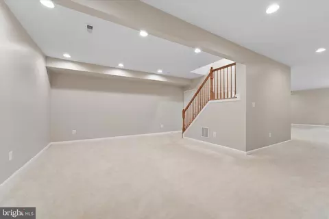 Living - 42951 Cloverleaf Ct, Broadlands, VA 20148 photo 12 of 12