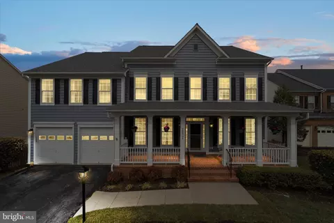 Exterior - 42951 Cloverleaf Ct, Broadlands, VA 20148 photo 4 of 12
