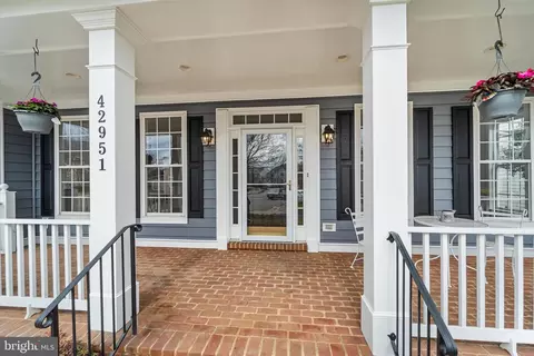 Exterior - 42951 Cloverleaf Ct, Broadlands, VA 20148 photo 5 of 12