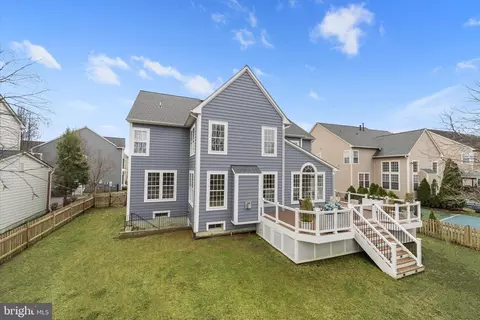 Exterior - 42951 Cloverleaf Ct, Broadlands, VA 20148 photo 8 of 12