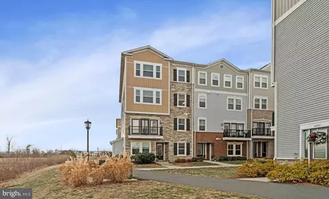 41949 Pickwick Mill Ter, Aldie, VA 20105