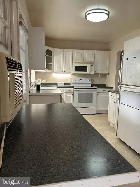 20209 Redrose Dr, Sterling, VA 20165