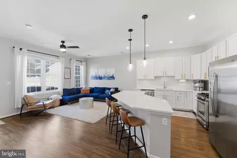 Kitchen - 20367 Bowfonds St, Ashburn, VA 20147 photo 4 of 4