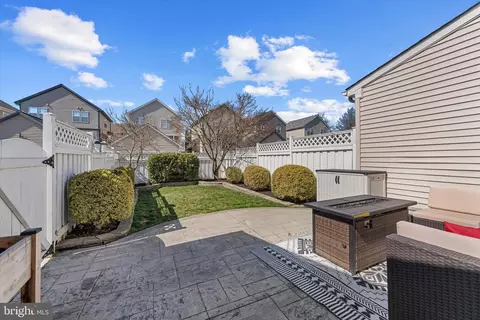 Exterior - 20367 Bowfonds St, Ashburn, VA 20147 photo 3 of 6