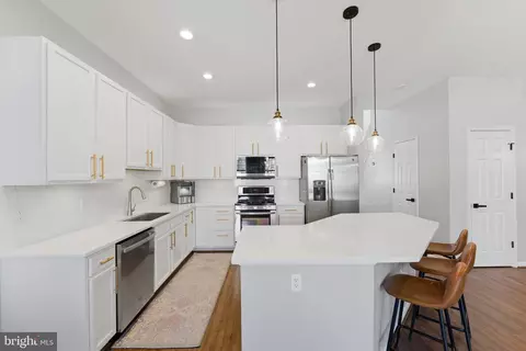 Kitchen - 20367 Bowfonds St, Ashburn, VA 20147 photo 2 of 4