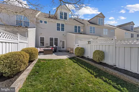 Exterior - 20367 Bowfonds St, Ashburn, VA 20147 photo 4 of 6