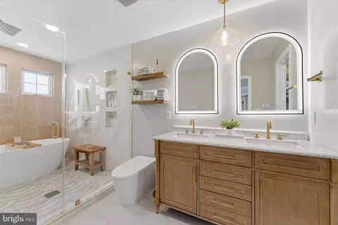 Bath - 20367 Bowfonds St, Ashburn, VA 20147 photo 2 of 6