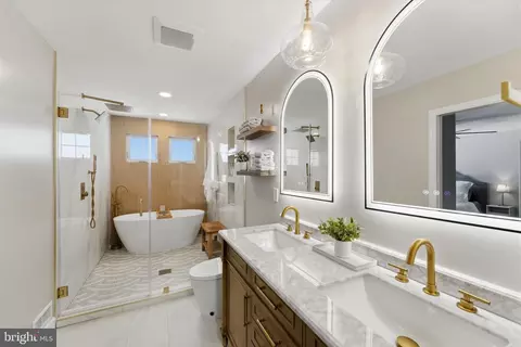 Bath - 20367 Bowfonds St, Ashburn, VA 20147 photo 3 of 6