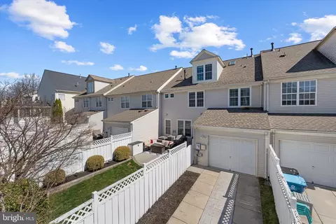 Exterior - 20367 Bowfonds St, Ashburn, VA 20147 photo 2 of 6