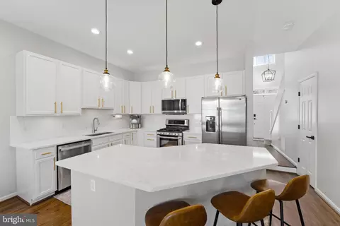 Kitchen - 20367 Bowfonds St, Ashburn, VA 20147 photo 1 of 4